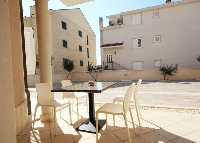 Apartament Domo *