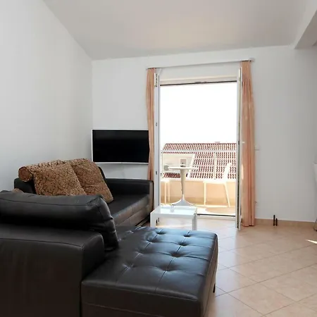 Domo Apartment *