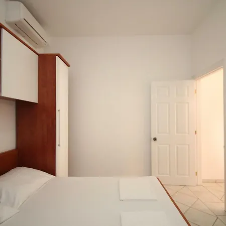 Domo Apartment *
