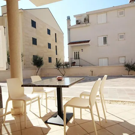 Apartman Domo *